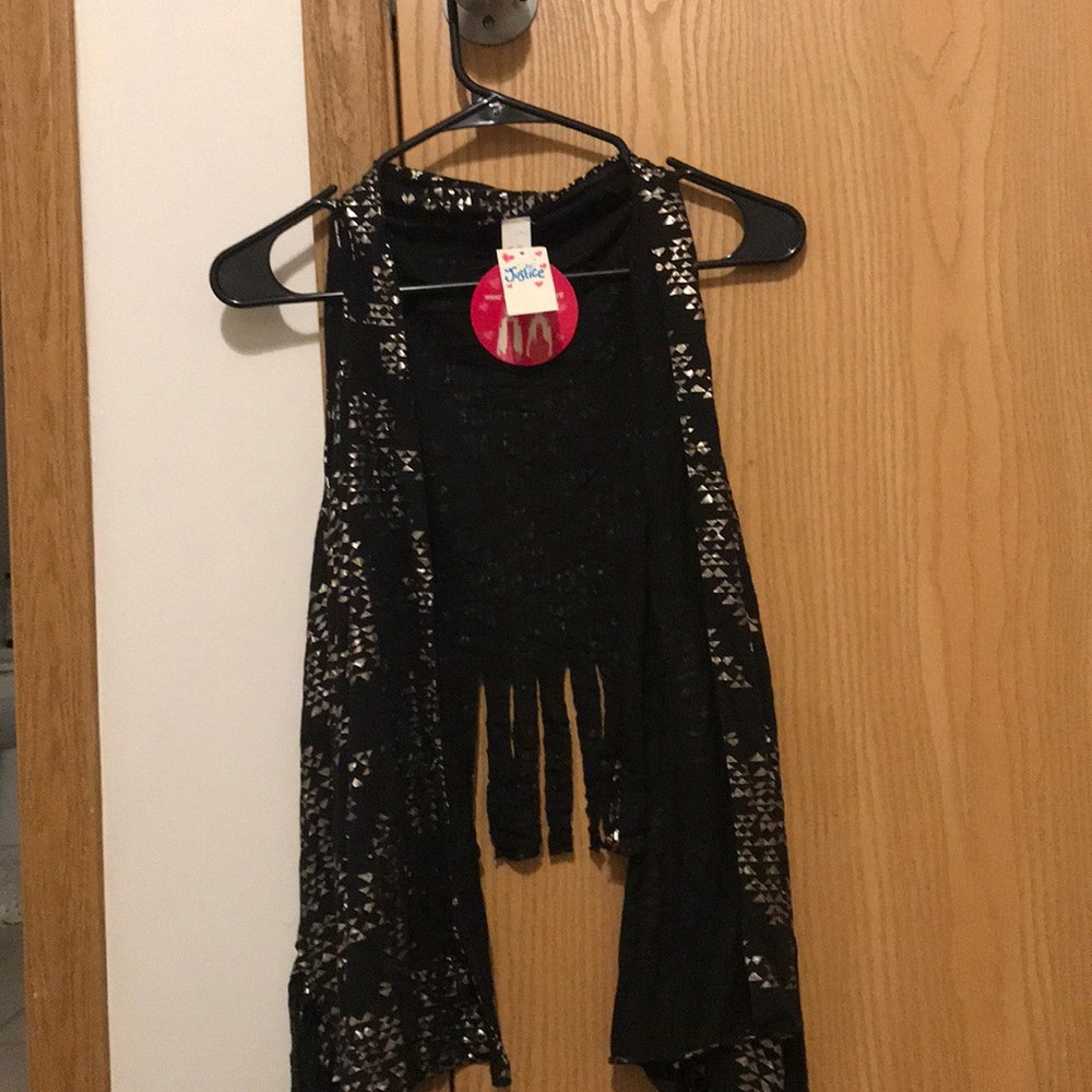 Stylish vest/scarf